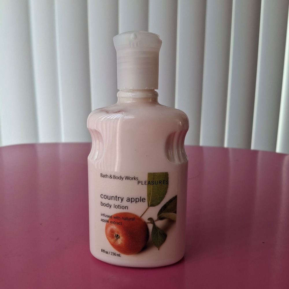 Bath & Body Works COUNTRY APPLE Body Lotion 8 oz Discontinued
